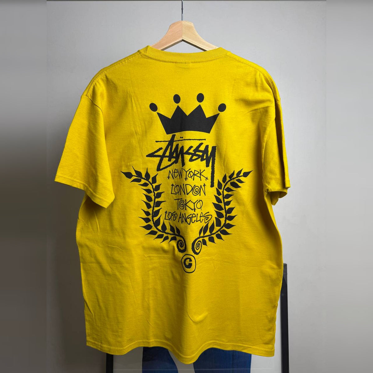 Stussy Crown Wreath Tee Mustard, back print